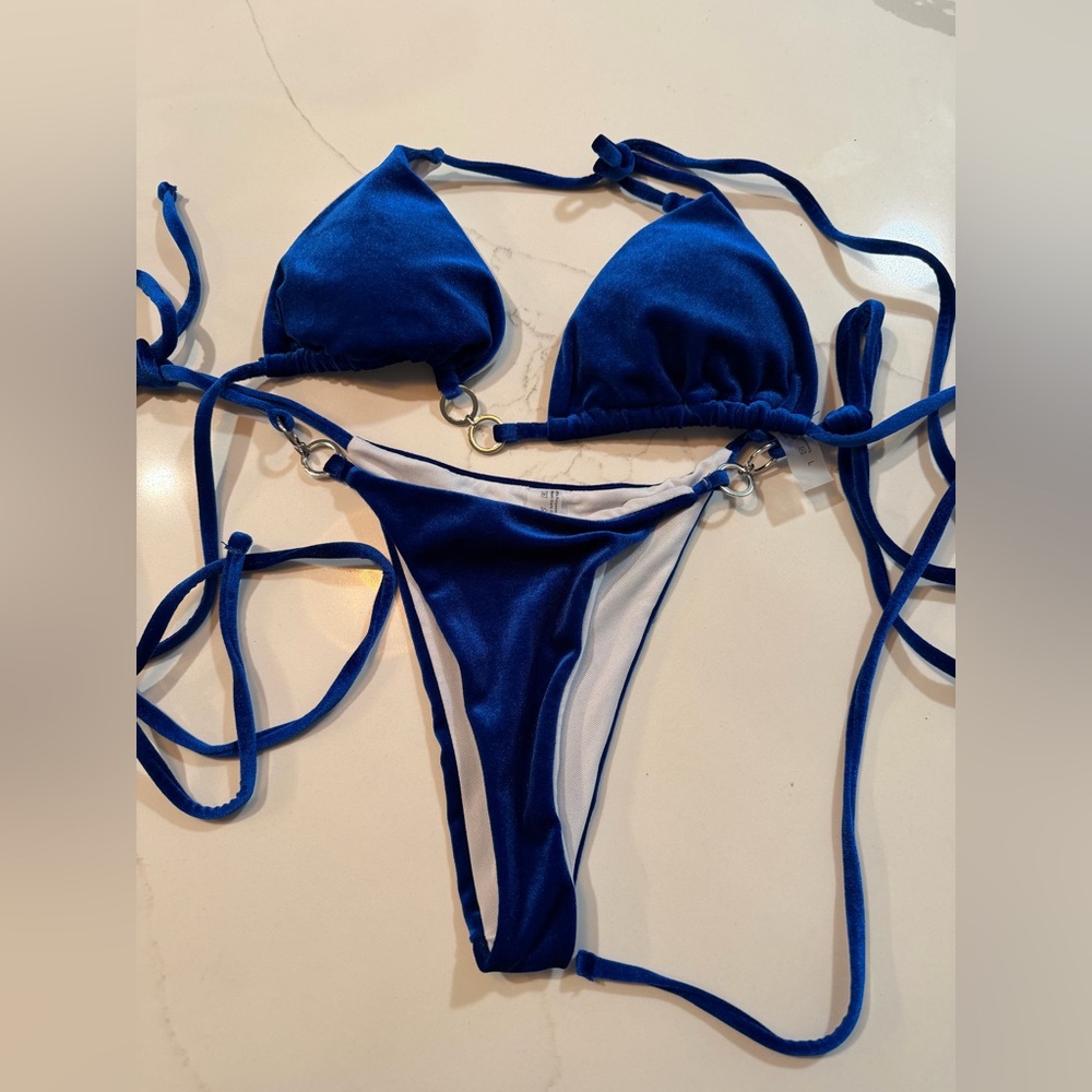 Elegant Blue Bikini Set